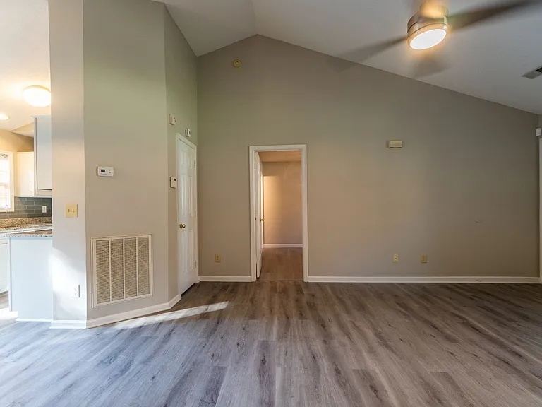 3923 Woodberry Lake Dr — Photo 8