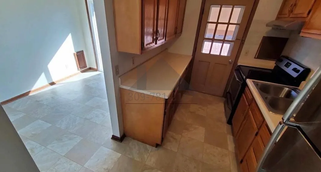 2 bed, 800 sqft, $825 — Photo 2
