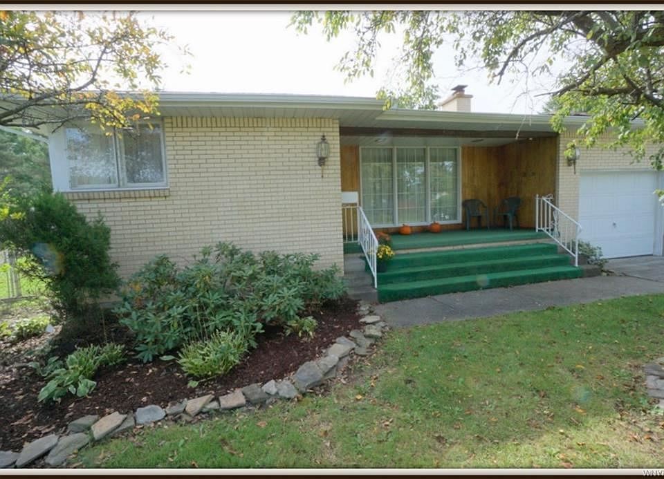 1st image of 19 Claude Dr