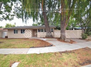 8235 Garden Grove Ave, Reseda, CA 91335