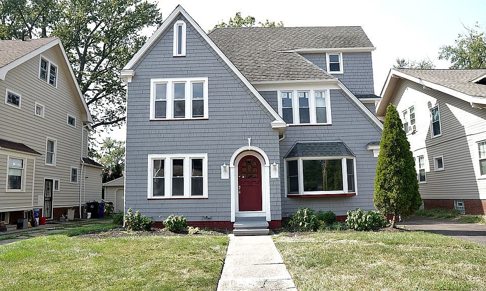 1st image of 266 E 150th St