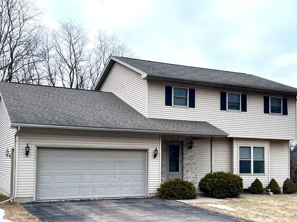 S4335 Fox Hill Cir, Baraboo, WI 53913