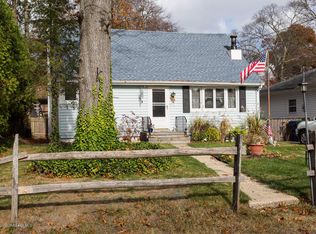 621 S Riverside Dr, Neptune, NJ 07753