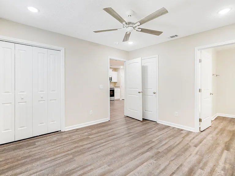 561 Church Cir — Photo 16