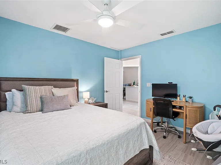 17611 Marco Island Ln — Photo 29