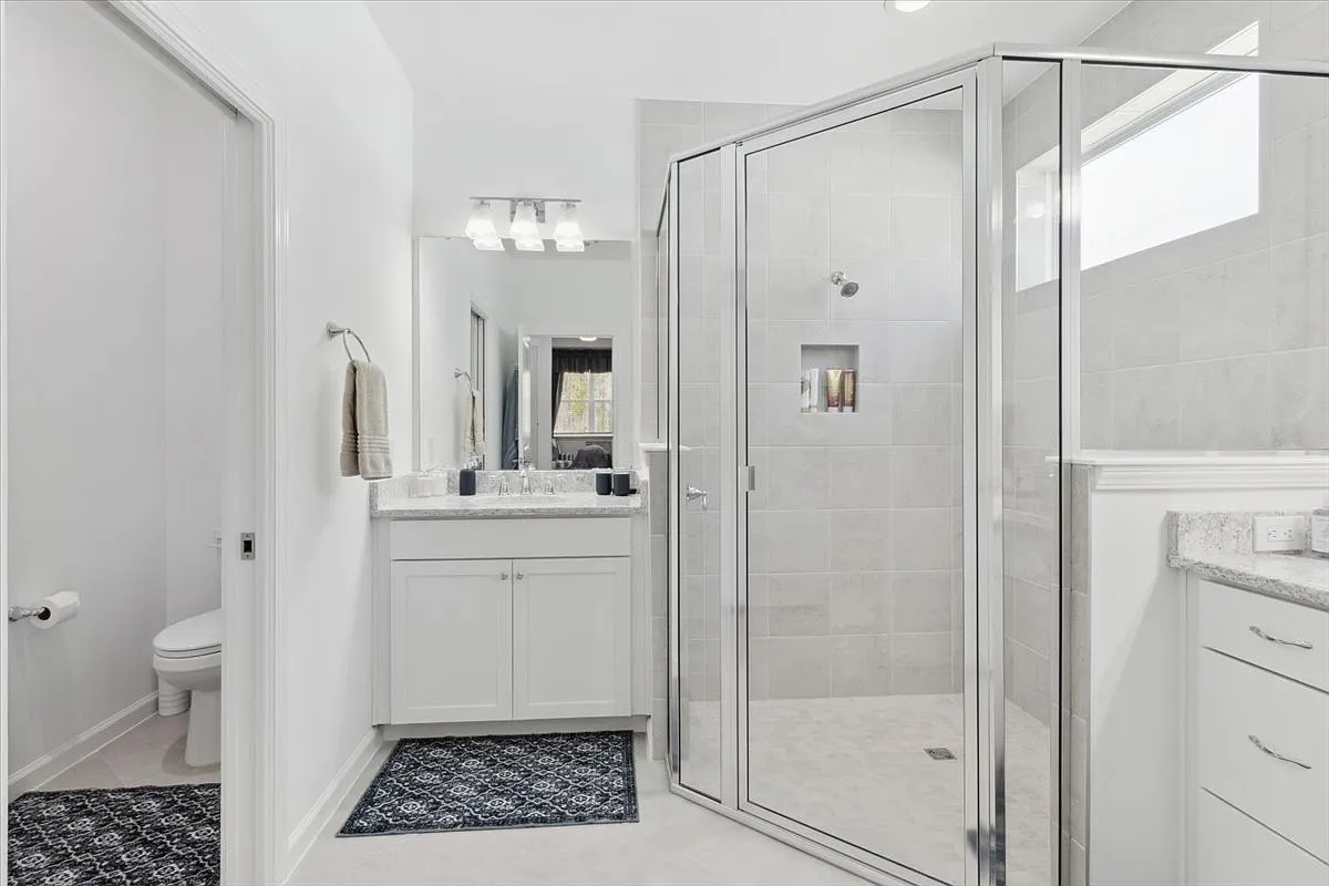 2 bed, 2.5 bath, 2080 sqft, $3,500 — Photo 3