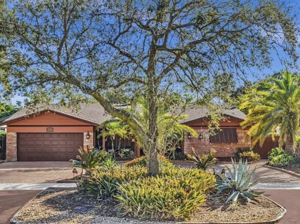 2116 NE 62nd Street, Fort Lauderdale, FL 33308