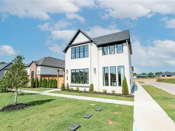3401 SW Awakening Ave, Bentonville, AR 72713