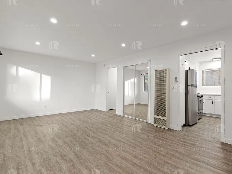 (AN/TI/YO:B) 5424 Corteen Place — Photo 5