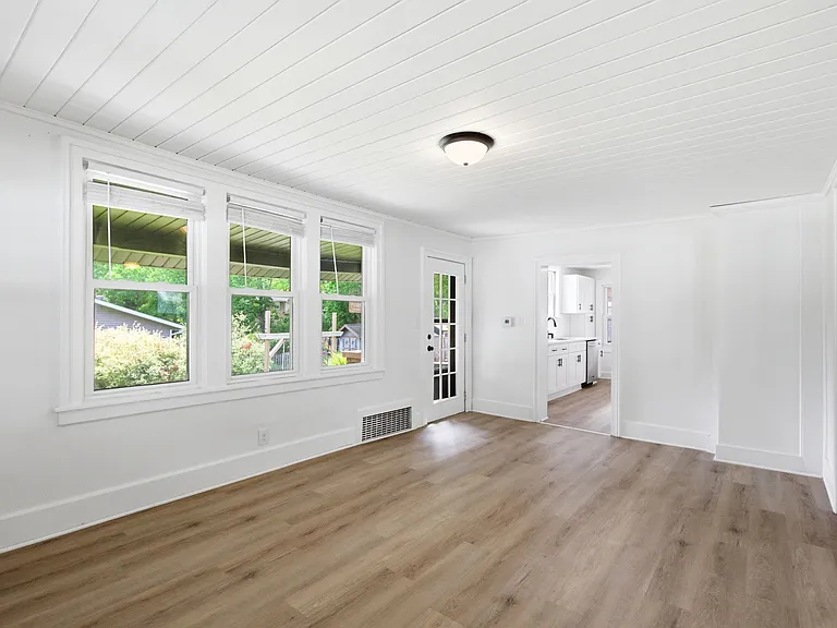 3866 Hile Rd — Photo 8