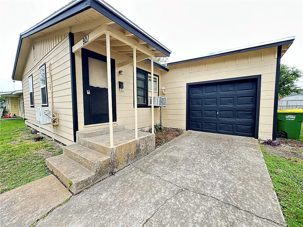 2 bed, 1.0 bath, 857 sqft, $1,250 — Photo 3