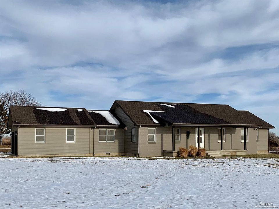 2nd image of 2796 N Muir Rd