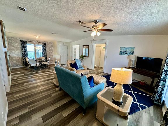 4th image of 4304 Hamlin Way #Ham4304