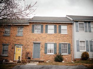 16 Cranfield Ct, Elizabethtown, PA
