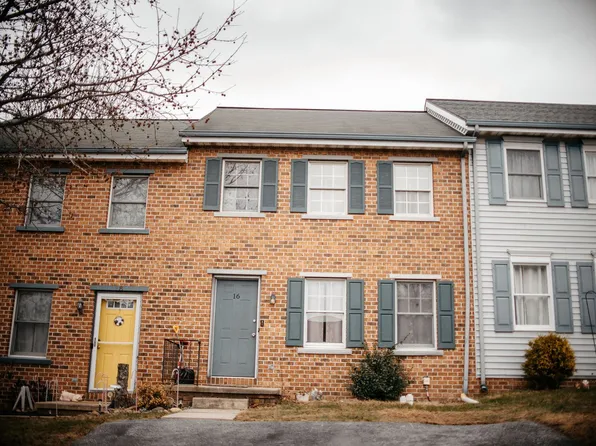 16 Cranfield Ct, Elizabethtown, PA 17022