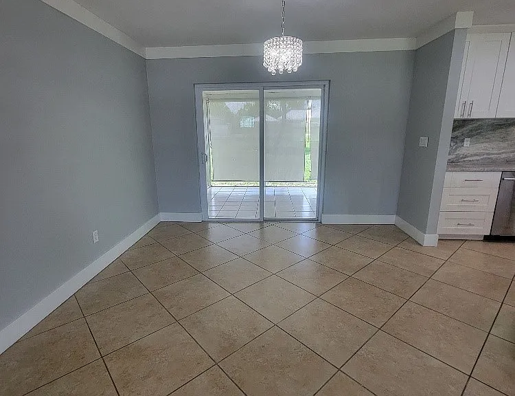 203 Redcliff Ave — Photo 4