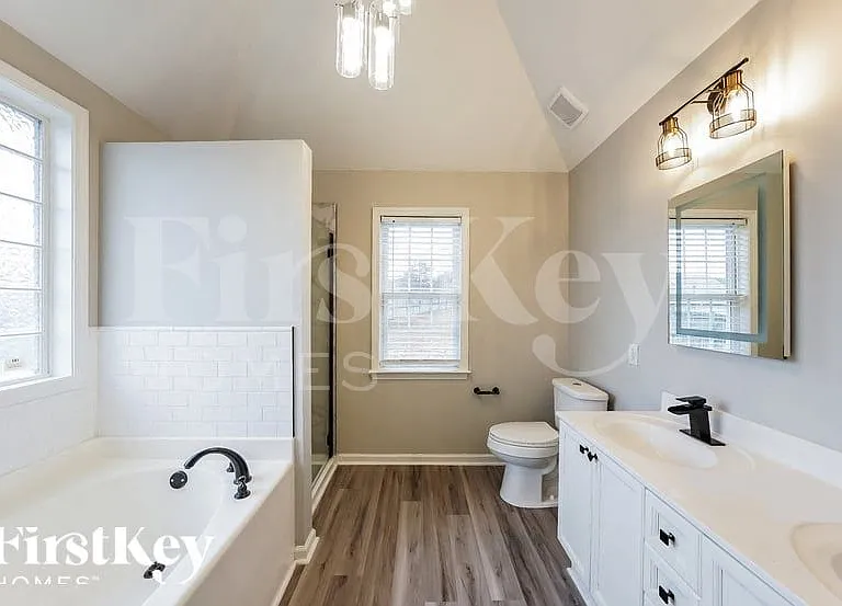 609 Camden Cove Ln — Photo 11