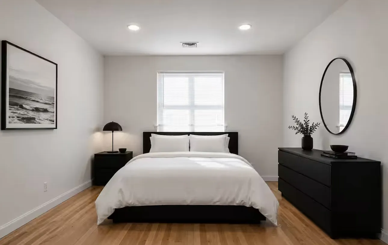 2 bed, $2,300 — Photo 1