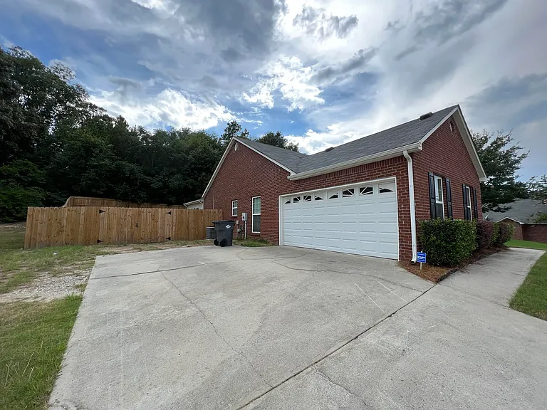 707 Porter Ln — Photo 4