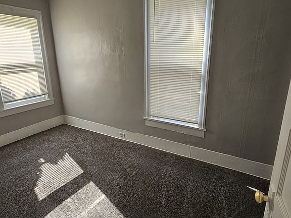 3rd image of 72 16th St
