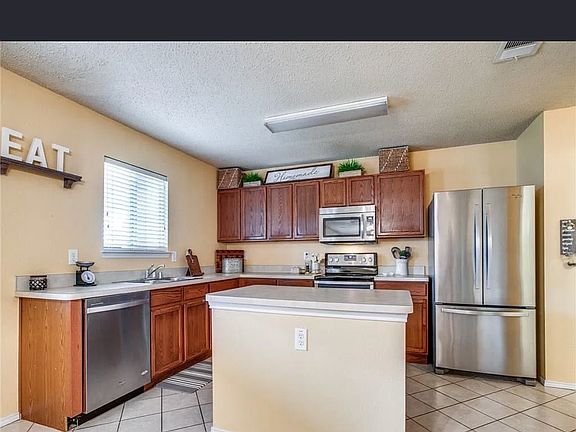 3rd image of 3416 Cheyenne Ranch Rd