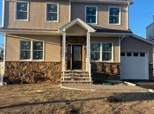 32 Harding Ave, Totowa, NJ 07512