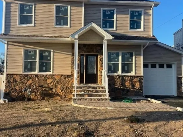 32 Harding Ave, Totowa Boro, NJ 07512