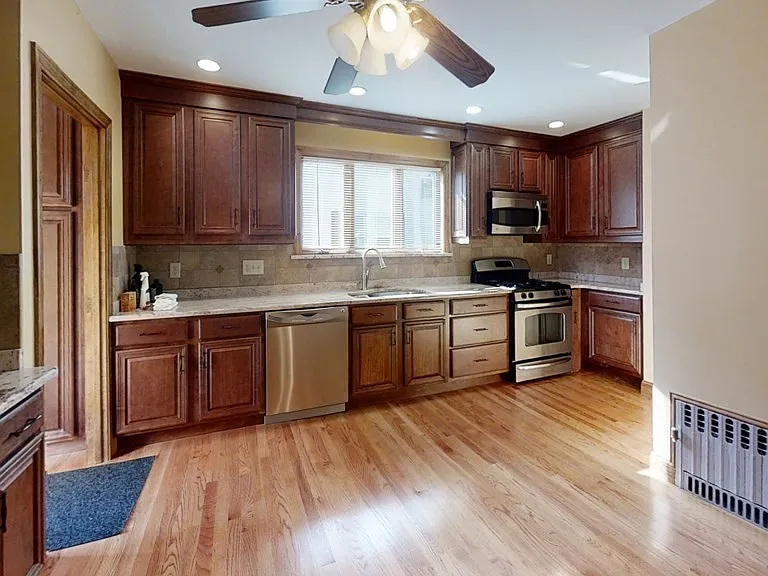 27-29 Cornell St #27 — Photo 3