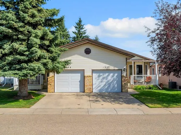 34 S Woodside Close NW, Airdrie, AB T4B 2C8