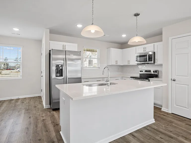 1012 Peony Ln — Photo 11