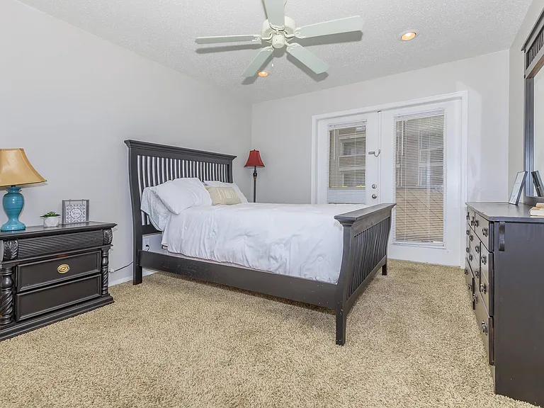 Lincoln Glens Apartments — Photo 26