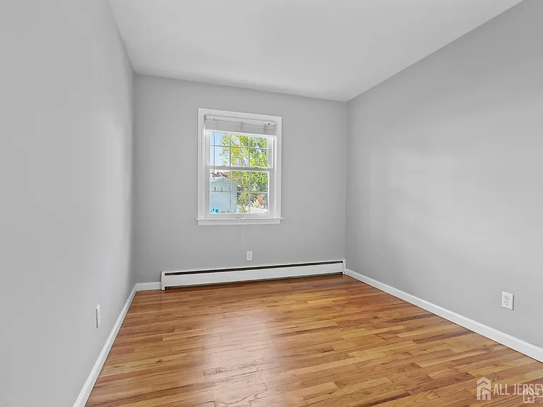262 Wall St — Photo 13