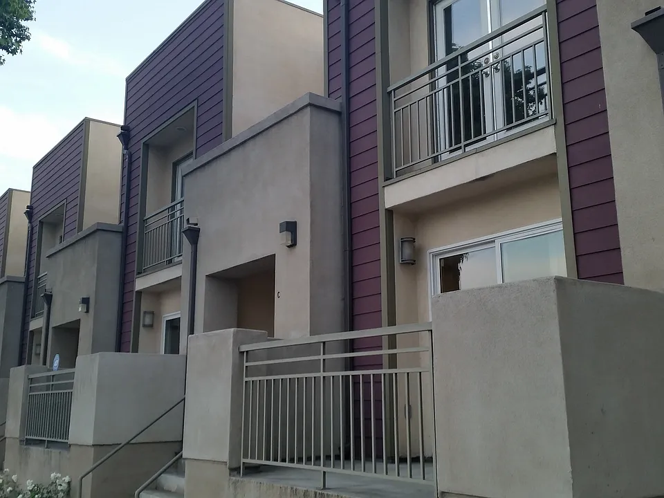 Alameda Court