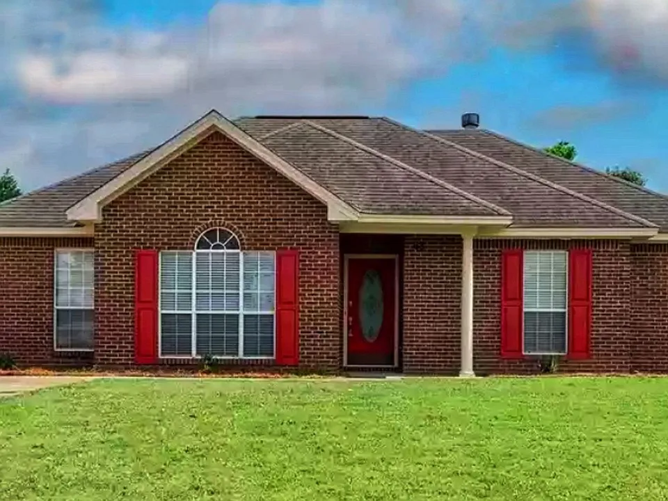 68 Silver Pointe Dr
