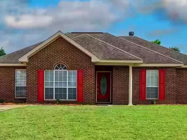 68 Silver Pointe Dr, Millbrook, AL 36054