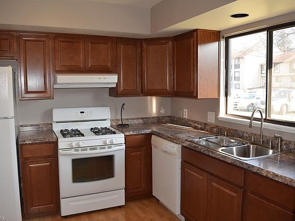 3rd image of 6320 Greenwood Pkwy APT 301