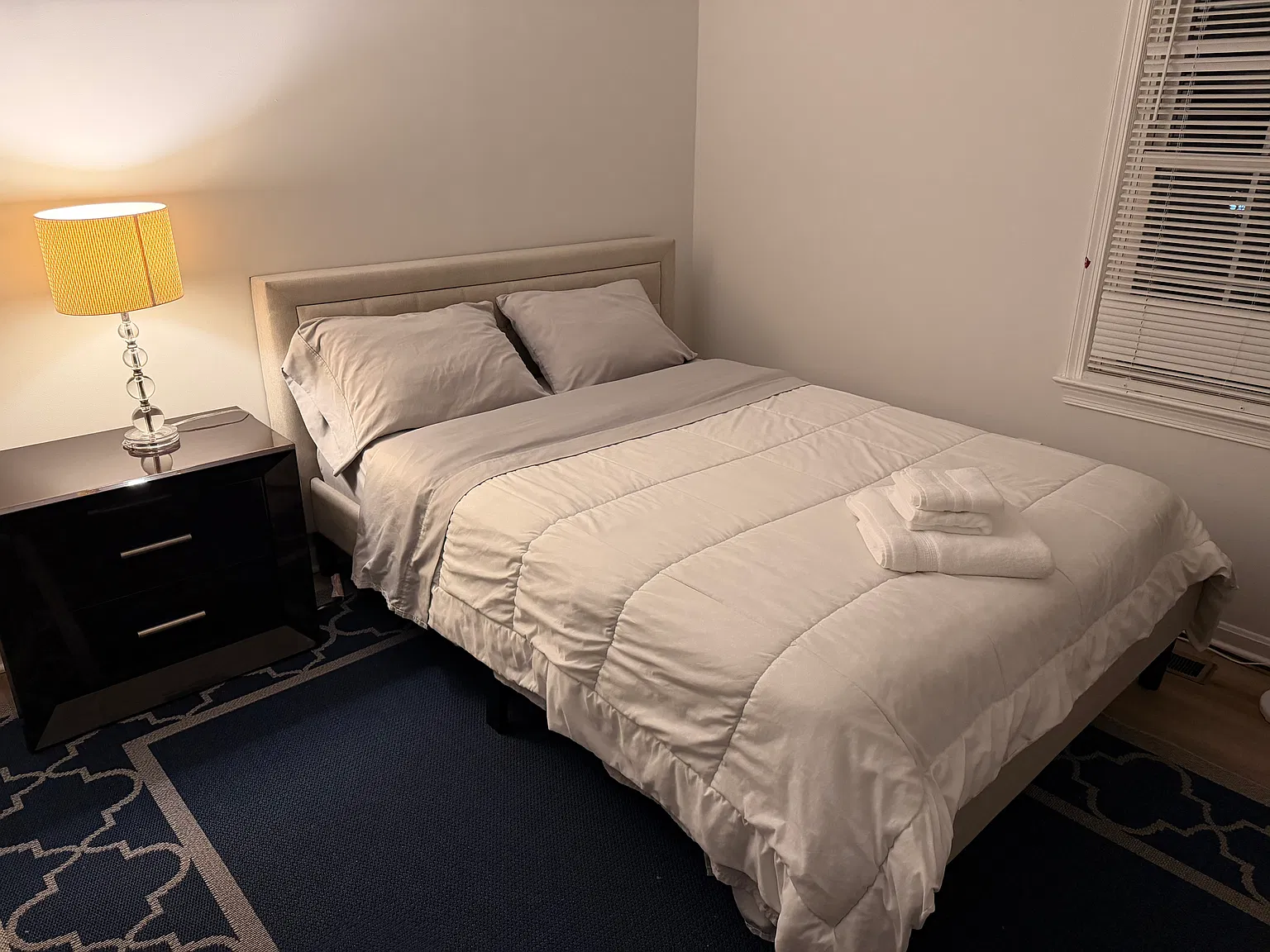 1 bed, 2.5 bath, $900 — Photo 2