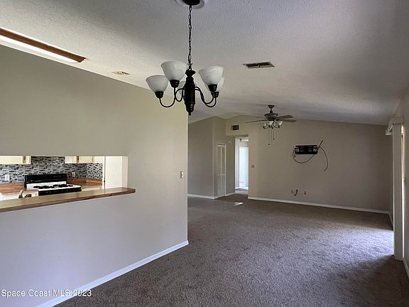 5th image of 1696 Saratoga Dr