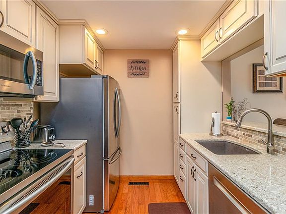 4th image of 1 Beacon Park APT D