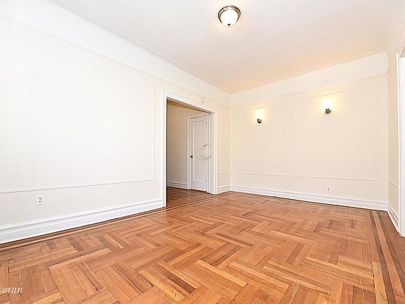 3rd image of 3406 32nd St APT 2D