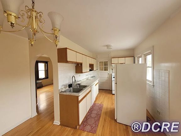 4th image of 6020 N Navarre Ave APT 1R