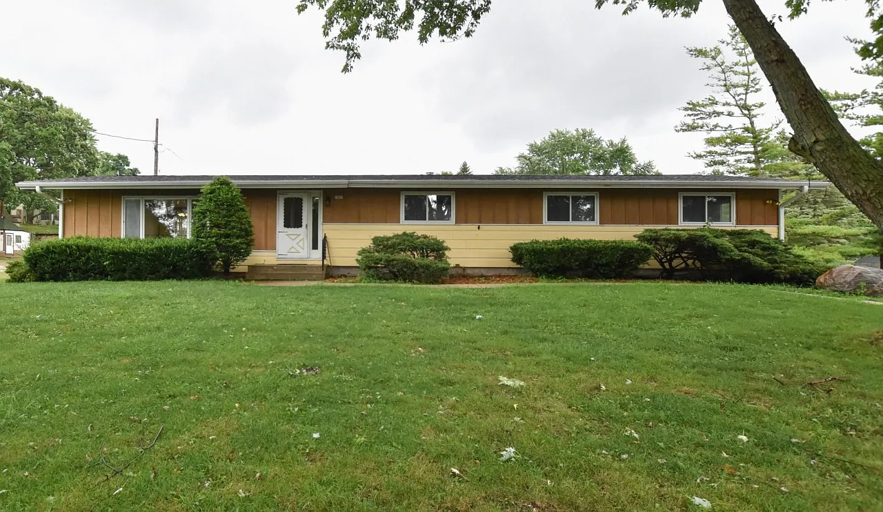 1063 Spring Valley Rd photo 1