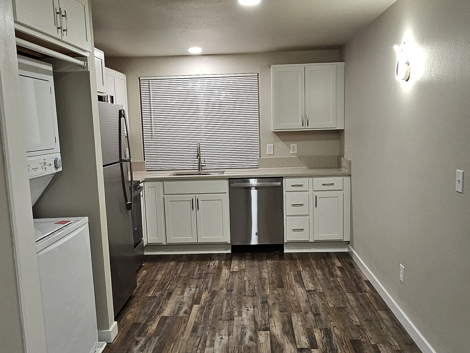 1126 Sleater Kinney Rd SE — Photo 4