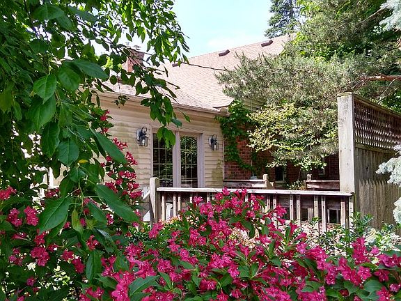 4th image of 9616 Auburndale St