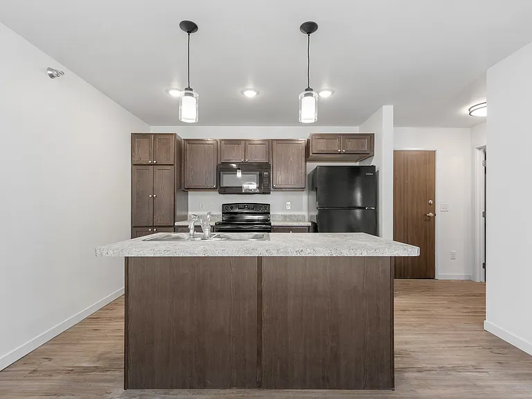 Split Creek Commons — Photo 3