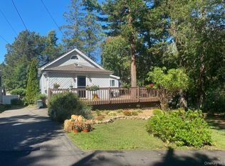 19 Island Rd, Sound Beach, NY 11789