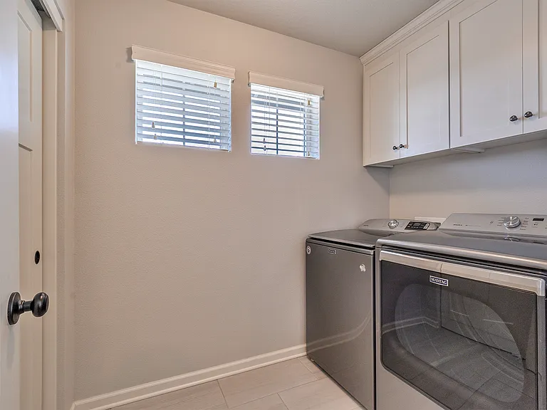 2073 Silverstone Dr — Photo 20