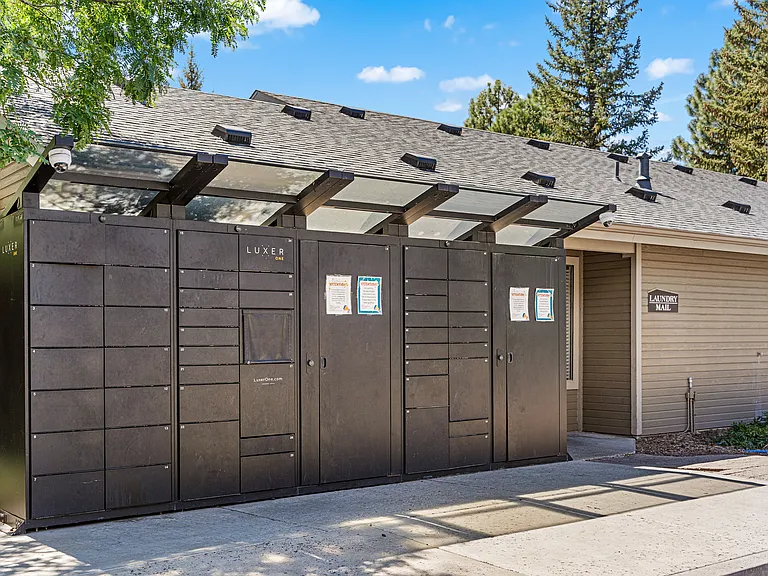 Woodlands Village Apartments — Photo 1