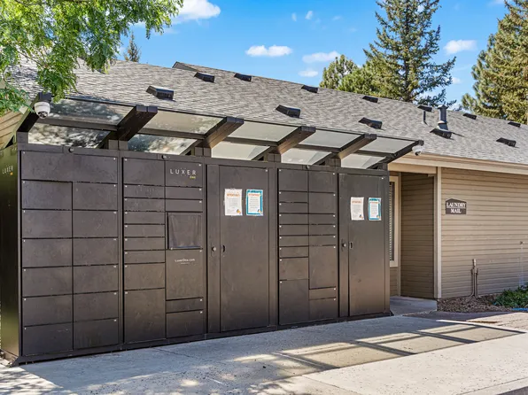 Woodlands Village Apartments