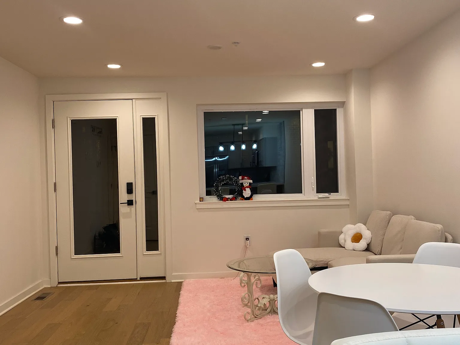 3 bed, 2.5 bath, 1722 sqft, $3,100 — Photo 2